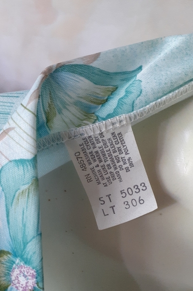 Vintage Pastel Floral Top with Neck Tie - Picture 4 of 5